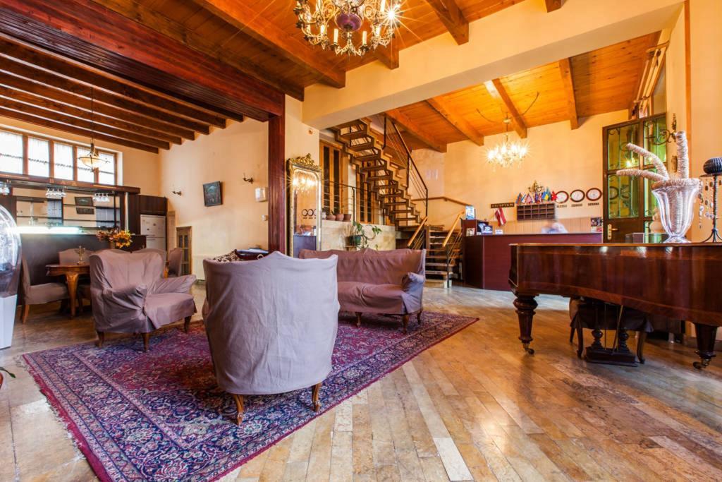 Hotel Royal Тбилиси Екстериор снимка