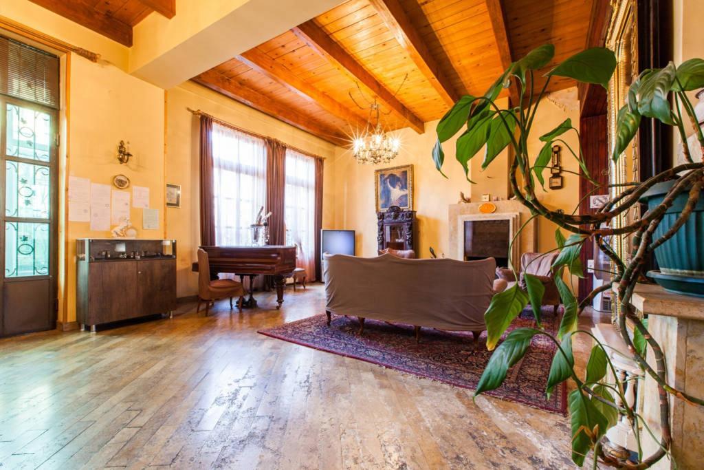 Hotel Royal Тбилиси Екстериор снимка