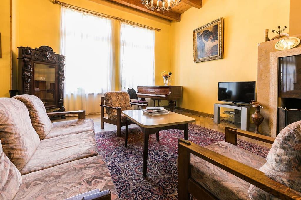 Hotel Royal Тбилиси Екстериор снимка
